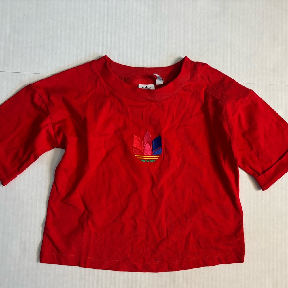 Vintage Adidas originals Womens Red cropped 3D Trefoil with embroidered Logo